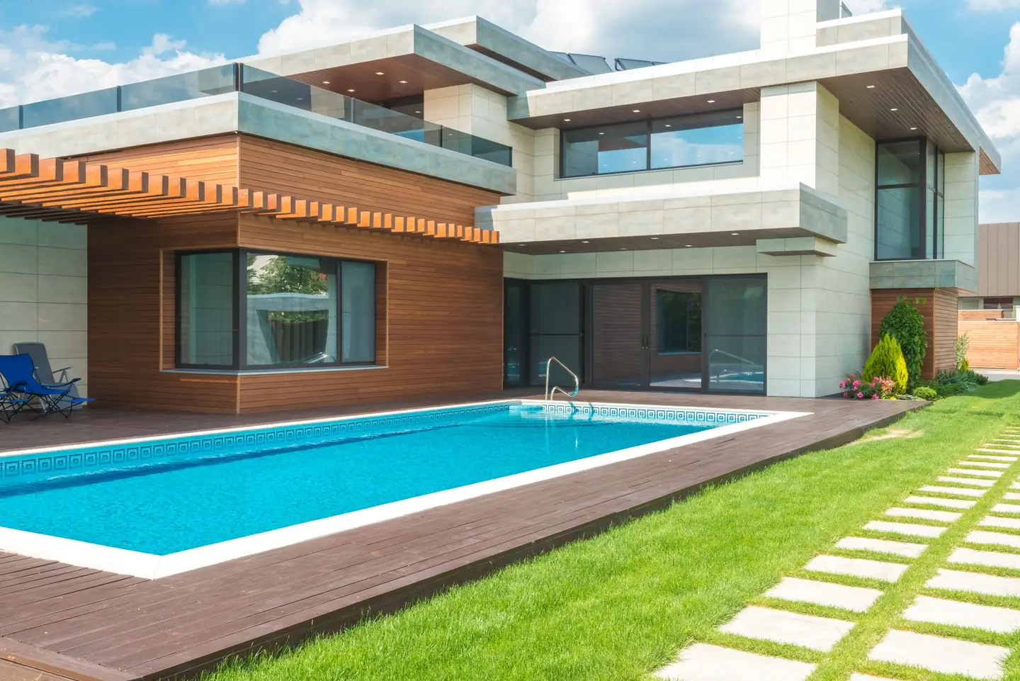 Swimming pool built in East Albury, NSW